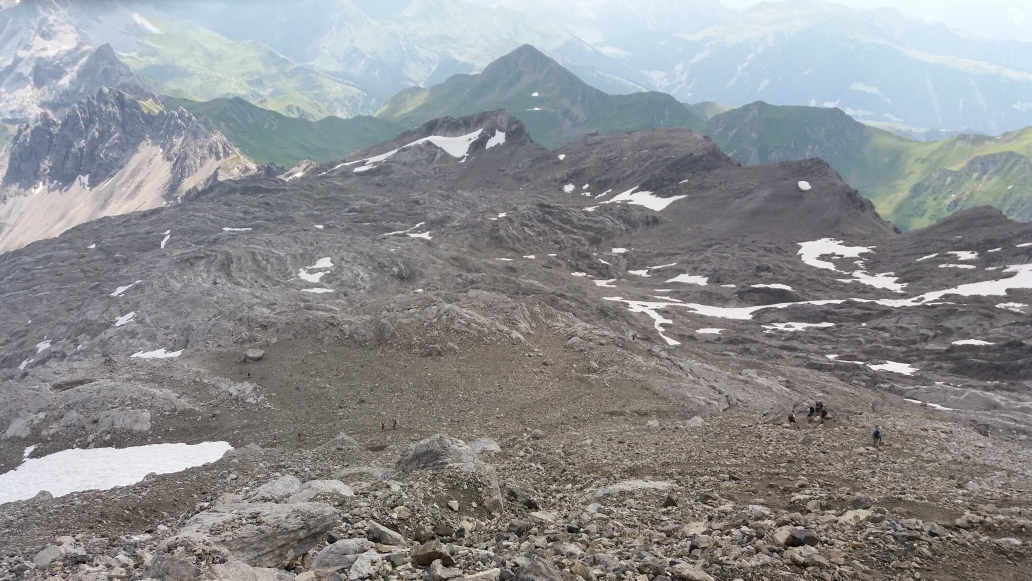 Im Abstieg auf dem Weg zur Totalphütte, Kanzel- und Totalpköpfe.